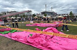 &Scaron;altibar&scaron;čių festivalio pramogą nutraukė policija: susižeidęs vaikas ligoninėje, pavojingas įrenginys &ndash; už STOP juostos