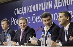 НТВ готовит новый фильм-компромат о личной жизни лидеров оппозиции