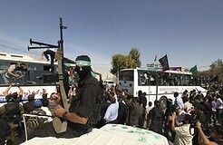 Палестинцы выпустили по Израилю более 80 ракет