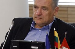 Юлюс Вясялка представлял в парламенте старшее поколение