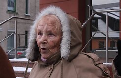 В Клайпеде пенсионеры плюются: вчера у Ūkio bankas не было денег на пенсии, сегодня он не работает