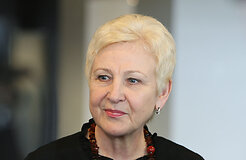 Политики защищают права детей только на словах, а предложения контролера по защите прав детей Эдиты Жебене лежат в столе