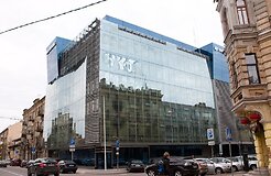 Год после краха: Банк Snoras хотел объединиться с латвийским Latvijas Krajbanka