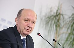 Премьер надеется на победу консерваторов во II туре и возможность утвердить бюджет