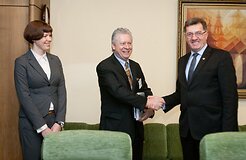 Премьер не ощущает давления "Газпрома" в вопросе сланцевого газа