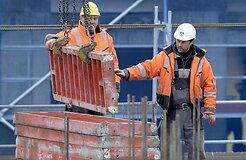 Бизнес хочет упрощенного трудоустройства иностранцев