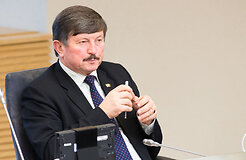 Подозреваемые в деле о подкупе избирателей направили "своих людей" в помощники депутатов: засветились Сергей Урсул и Лариса Дмитириева