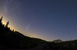 Астроном: падение метеорита на Урале и полет астероида ближайшей ночью не связаны между собой