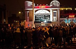 Беспорядки в Великобритании из-за Тэтчер: погромы, раненые полицейские и празднующие ее смерть