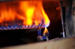 Дороже, чем в Литве за природный газ платят бытовые потребители в Латвии, а в Эстонии - меньше всего