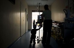 Испытание для совести в магазине: сэкономить или помочь детям, больным раком?