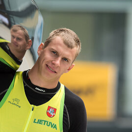 HENRIKAS ŽUSTAUTAS (vienvietė kanoja 200 m)