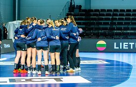 Lietuvos rankininkės pergalingai pradėjo žygį pasaulio čempionato link
