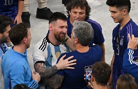 Lionelis Messi gedi &ndash; užgeso tėčio gyvybė