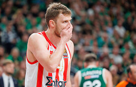 Monstri&scaron;kai žaidusio Vezenkovo vedamas &bdquo;Olympiakos&ldquo; triumfavo Guardiolos akivaizdoje