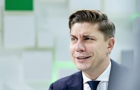 Sprendimai dėl didesnio rūkalų, alkoholio, lo&scaron;imų apmokestinimo nebus greiti, sako premjeras