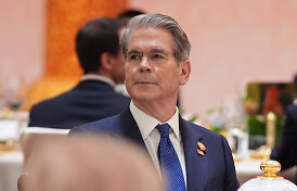 Scottas Bessentas: JAV ir Kinija diskutuoja dėl DI &bdquo;saugiklių&ldquo;
