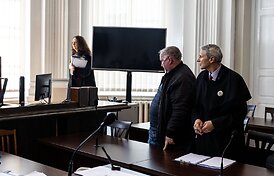 Teismas ketina imtis nusikaltimais prie&scaron; vaikus kaltinamo buvusio kunigo Tado &Scaron;vedavičiaus bylos