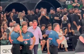&bdquo;Panathinaikos&ldquo; savininkas vėl nesitvardė: aik&scaron;tėje plūdo ir teisėjus, ir Atamaną