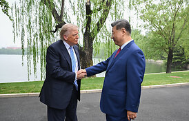 Donaldas Trumpas: per susitikimą su Xi Jinpingu muitai nebuvo aptarti
