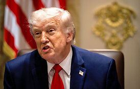 Donaldas Trumpas sako &scaron;iuo metu priimantis galutinį sprendimą dėl susitarimo su Iranu