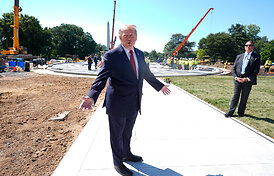 Donaldas Trumpas žada &scaron;iemet susitikti su &Scaron;iaurės Korėjos lyderiu