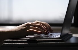 Nusipirkote naują kompiuterį? Didžiausios klaidos dažnai padaromos pirmąją jo naudojimo dieną