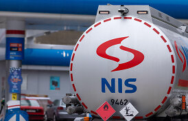 &bdquo;Gazprom Neft&ldquo; teigia besideranti dėl Serbijos bendrovės NIS akcijų pardavimo