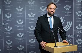 Gediminas &Scaron;imkus: siūlymas vaiko priežiūros i&scaron;moką sieti su pajamomis &ndash; vertas diskusijų