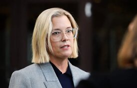 Įsiveržė į biurą su nunčiakais: Australijoje &ndash; dar vienas incidentas prie&scaron; parlamentarę