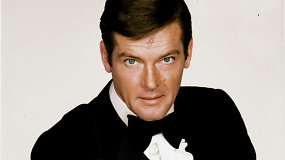 Mirė ilgiausiai Džeimsą Bondą vaidinęs Rogeris Moore'as