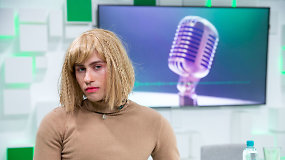15min studijoje Alen Chicco pristatė „drag“ kultūros įkvėptą vaizdo klipą „Your Cure“