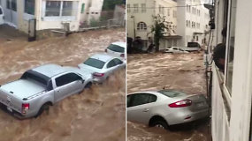 Turistų pamėgtame Bodrume plaukė automobiliai – keliautojus įkalino staigūs potvyniai