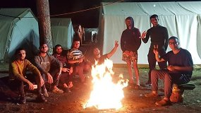 Migrantai nufilmavo savo kasdienybę Rūdninkų stovykloje