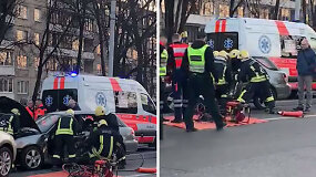 Užfiksuoti vaizdai, kaip gelbėjama po avarijos automobilyje įkalinta moteris