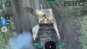 Nufilmuota, kaip ukrainiečiai perėmė rusų „tanką-vėžlį“