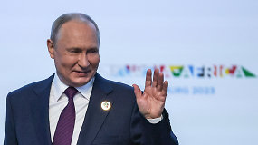 V.Putinas: Rusija atidžiai studijuoja Afrikos pasiūlymus dėl karo Ukrainoje užbaigimo
