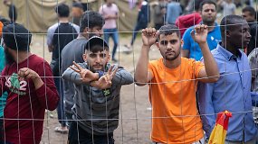 Diena su migrantais stovykloje: Suprantame jūsų baimę, bet nevadinkite mūsų nusikaltėliais