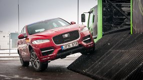 „Jaguar F-Pace“ verčia šypsotis