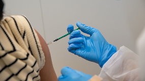 Pradedami skiepyti vaikai nuo 12 metų, leista pasiankstinti antrą „AstraZeneca“ vakcinos dozę