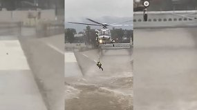 Nufilmuota: gelbėjo savo šunį, bet patį teko vaduoti pasitelkus sraigtasparnį