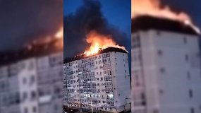 Didelis gaisras Rusijos Anapos kurorte: užsiliepsnojo 11 aukštų pastatas