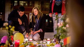 Naktis Briuselyje: baimei nepasiduodantys gyventojai pagerbė išpuolių aukas