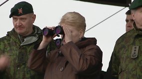 Dalia Grybauskaitė stebėjo NATO pratybas „Geležinis kardas 2015“
