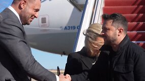 Į JAV atskridusį Zelenskį prie lėktuvo pasitiko Jermakas, ne Trumpas