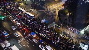 Pietų Korėjoje tęsiasi protestai dėl prezidento apkaltos