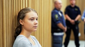 G.Thunberg sulaukė dėmesio teisme, į žurnalistų klausimus neatsakinėjo