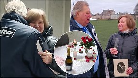 Auksinės Jono ir Loretos vestuvės – šampanas, šokiai ir pasimatymas stadione