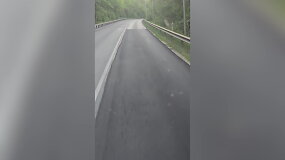 Kaunietis suabejojo naujai Panerių gatvėje i&scaron;pilto asfalto kokybe