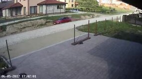 Girtas vairuotojas įvažiavo į griovį